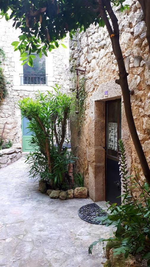La Garde Adhemar, L'Escalier Medieval エクステリア 写真